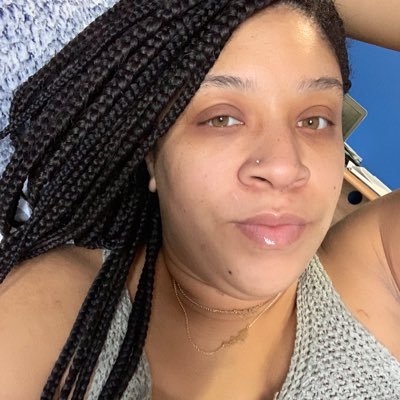 Profile Picture of Beige Loaf (@melLOW_Deez) on Twitter