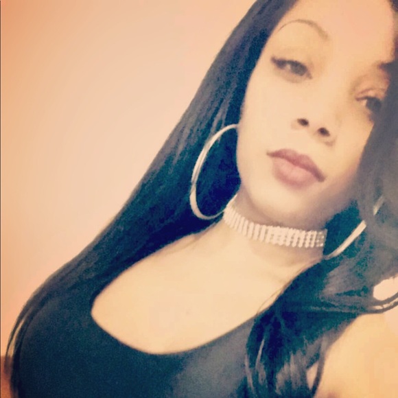 Profile Picture of Octavia Daniels (@taydaniels12) on Poshmark