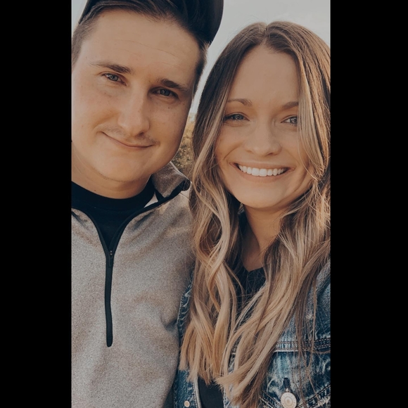 Profile Picture of Taylor Walsh (@taylorwlsh) on Poshmark