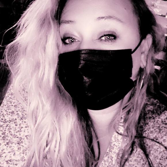 Sarah Razo - Poshmark Profile Picture of Sarah Razo (@sarahrazo) on Poshmark