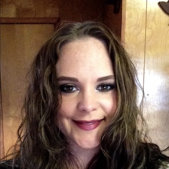 Profile Picture of Heather Rumley (@hrumley) on Poshmark