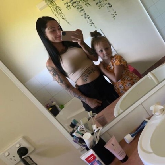 Profile Picture of Rikee Hullick (@rikeehullick) on Poshmark