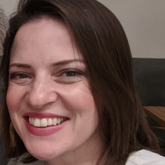 Profile Picture of Courtney Battistone (@c_battistone) on Poshmark