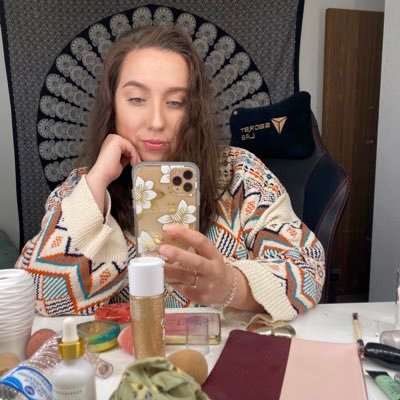 Profile Picture of Molly (@MollyLouRamirez) on Twitter