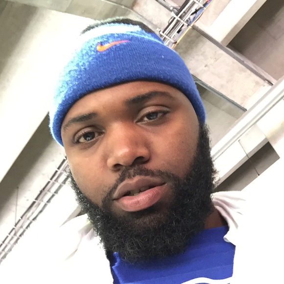 Profile Picture of Adrian Williams (@adbeats) on Poshmark