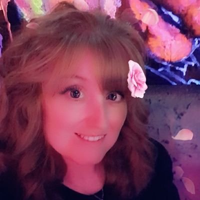 Profile Picture of Cheryl Knowles (@cheekychezz) on Twitter