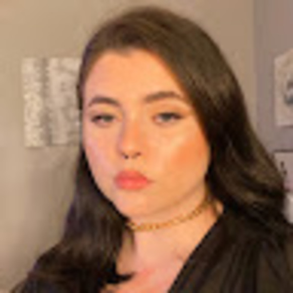 Sydney Miguez - Poshmark Profile Picture of Sydney Miguez (@sydmiguez) on Poshmark