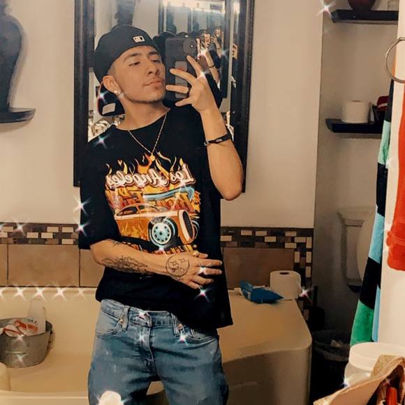 Profile Picture of Alejandro Ontiveros (@alejandroont251) on Poshmark