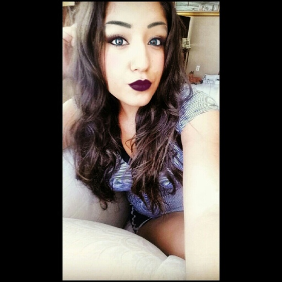 Profile Picture of Amanda Quintanilla (@adnamaa29) on Poshmark