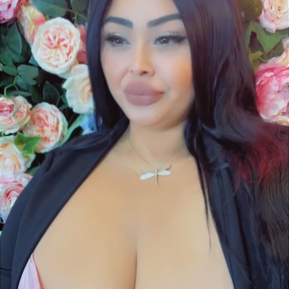 Profile Picture of Nancy Luvian (@nancyluv831) on Poshmark