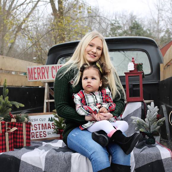 Profile Picture of Chloe Joel (@chloedjoel2000) on Poshmark