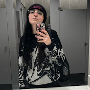 Profile Picture of Alaina Wilkins (@AlainaLovesYou3) on Youtube