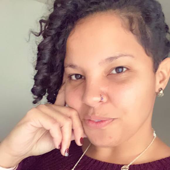 Profile Picture of Bianca Edwards (@bcaustrias) on Poshmark
