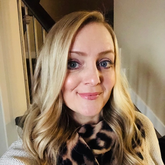 Profile Picture of Nicola Peddle (@nickypp) on Poshmark