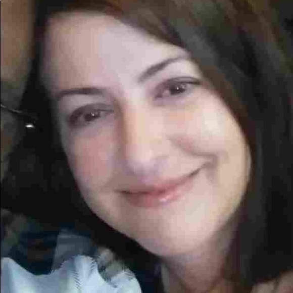 Profile Picture of Michele Gamble (@mickey5530) on Poshmark