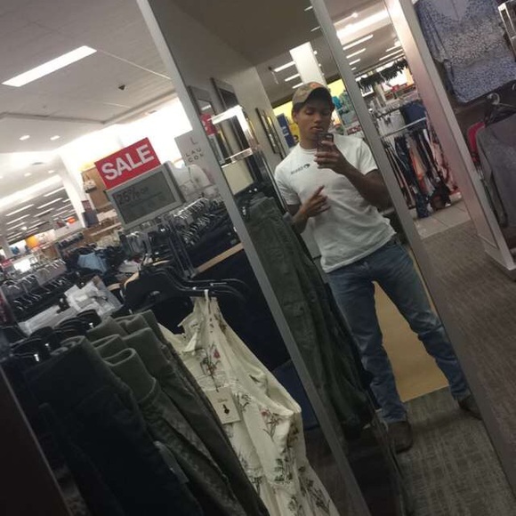 Profile Picture of Justin Howell (@j_t1) on Poshmark