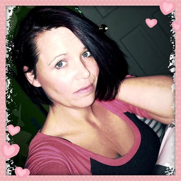 Profile Picture of Amanda Edwards-brinkman (@manda1980) on Poshmark