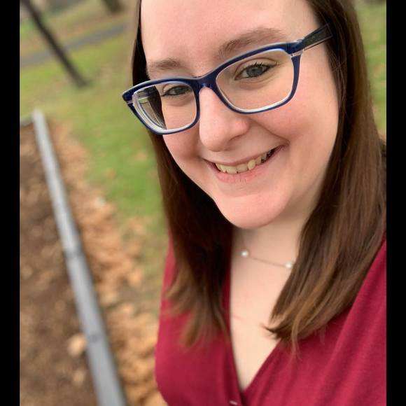 Profile Picture of Sarah Dobie (@sdobie1) on Poshmark