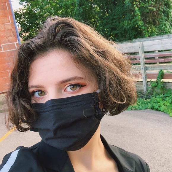 Profile Picture of Em Hadick (@emhadick) on Poshmark