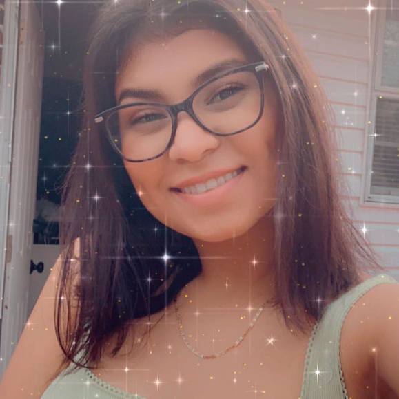 Profile Picture of Ruby Morales (@wra1416) on Poshmark