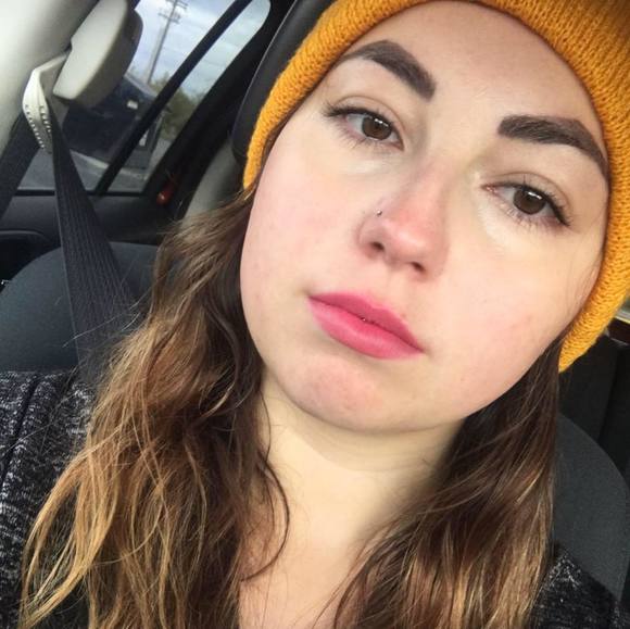 Profile Picture of Emma Tutton (@emmatutton) on Poshmark