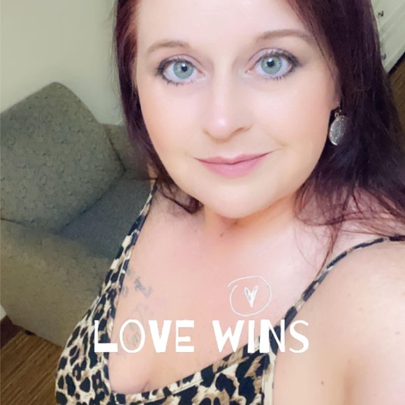 Profile Picture of Paula Quick (@pquickster) on Poshmark