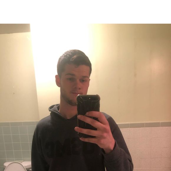 Profile Picture of Ben Tidwell (@ben_tidwell) on Poshmark