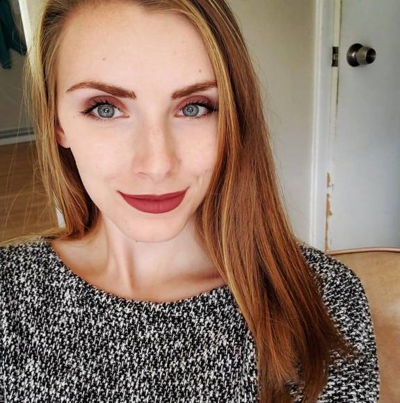 Danielle Bielman - Poshmark Profile Picture of Danielle Bielman (@nelster9689) on Poshmark