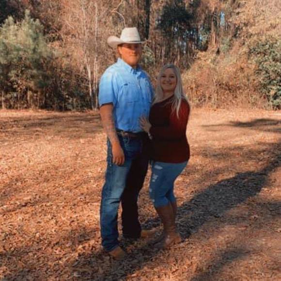 Profile Picture of Jake Mckinney (@jasonpapermate) on Poshmark