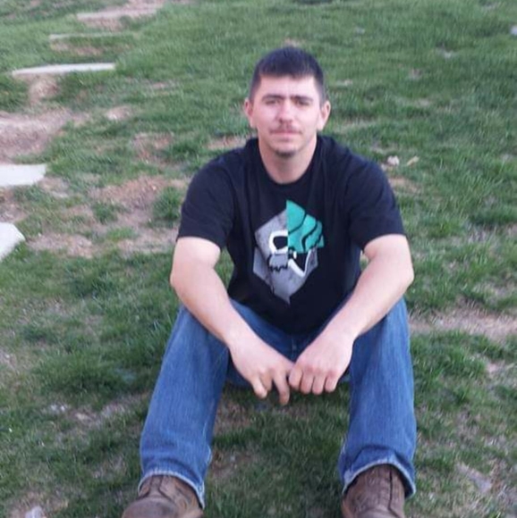 Profile Picture of Joey Brady (@joeybradyj) on Poshmark
