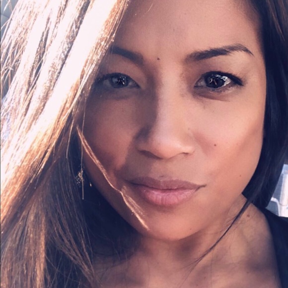 Profile Picture of Elsa Ismael (@elsaism) on Poshmark