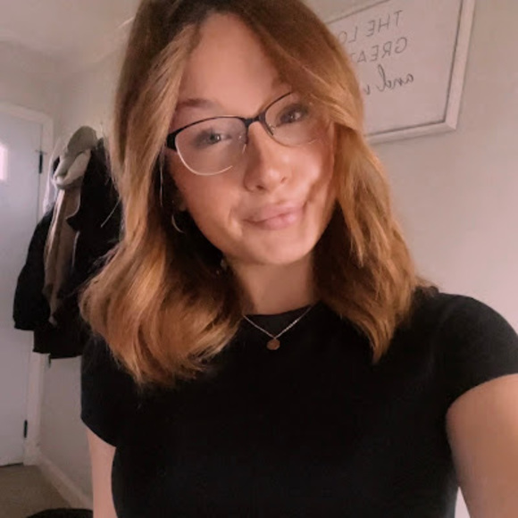 Profile Picture of Addison Sollenberger (@addisongrace816) on Poshmark