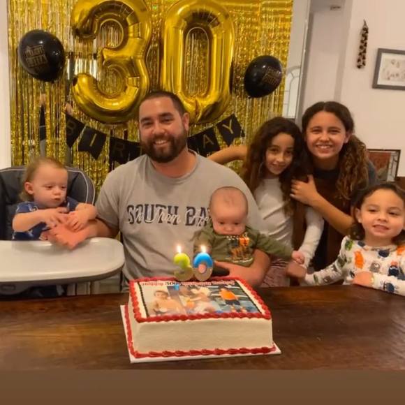 Profile Picture of Knoalan Thompson (@kthompson_28) on Poshmark