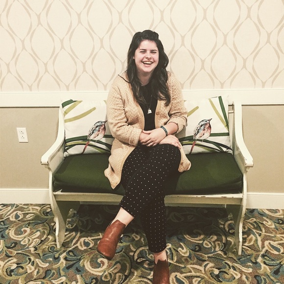 Profile Picture of Joy Englehart (@joy765) on Poshmark