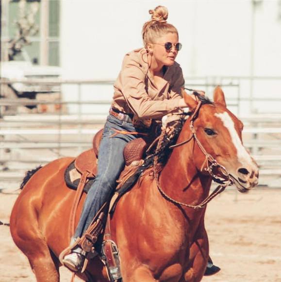 Profile Picture of Sophia Minden (@sophiaminden) on Poshmark