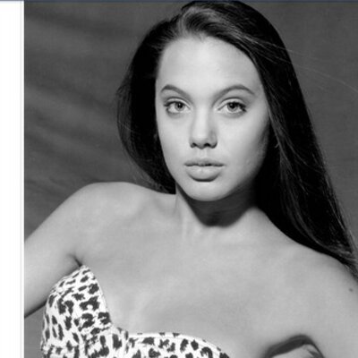 Profile Picture of Vivian Knox (@Vivianneknox) on Twitter