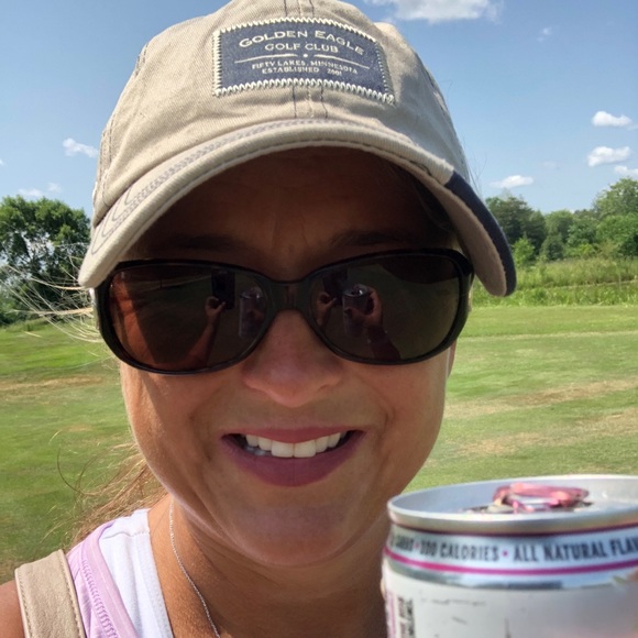 Profile Picture of Erika Willette (@erikawillette) on Poshmark