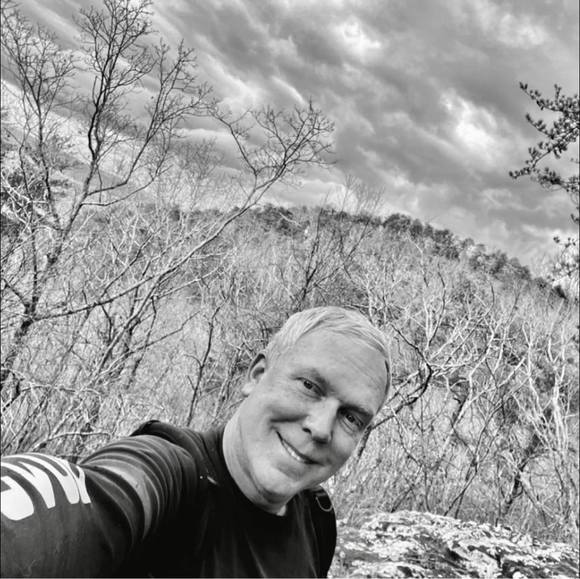 Profile Picture of Keith Locklear (@keithlocklear) on Poshmark
