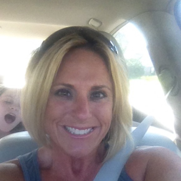 Profile Picture of Wendy Hargrove (@hottmomma3000) on Poshmark