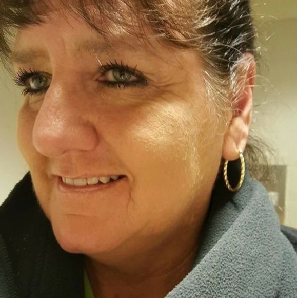 Profile Picture of Ruby hughes Hobbs (@re_hobbs) on Poshmark