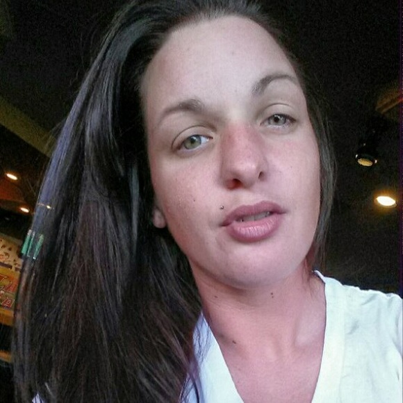 Profile Picture of Jessica Patterson (@jessicapatte886) on Poshmark