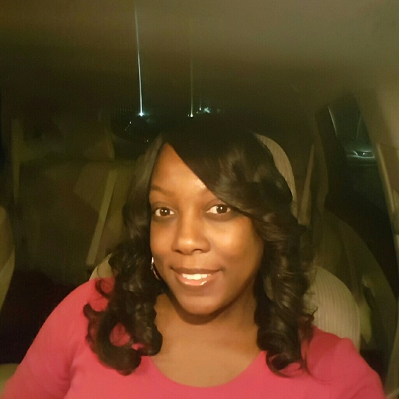 Profile Picture of Stacie Watson (@scakes619) on Poshmark