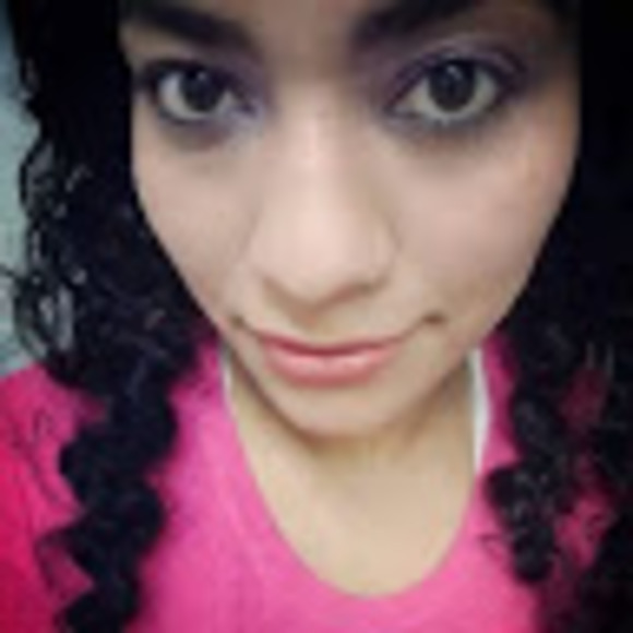 Profile Picture of Lucy Silva (@lopezlucia160) on Poshmark