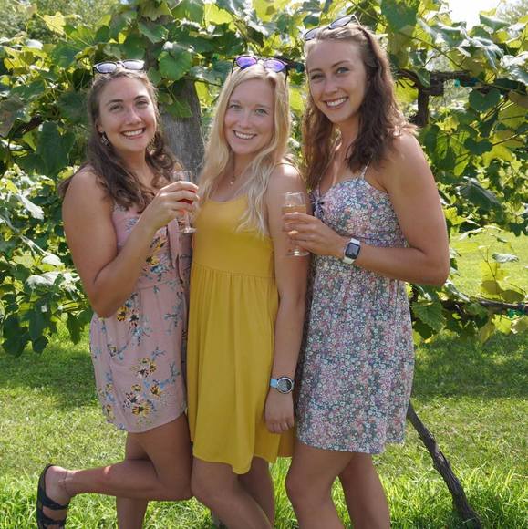 Profile Picture of Mara Wiebke (@marawiebke) on Poshmark