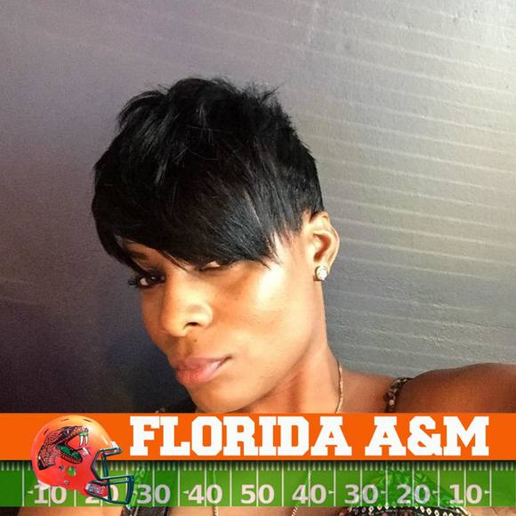 Profile Picture of Nafeesah Mujahid (@nafeesahm) on Poshmark