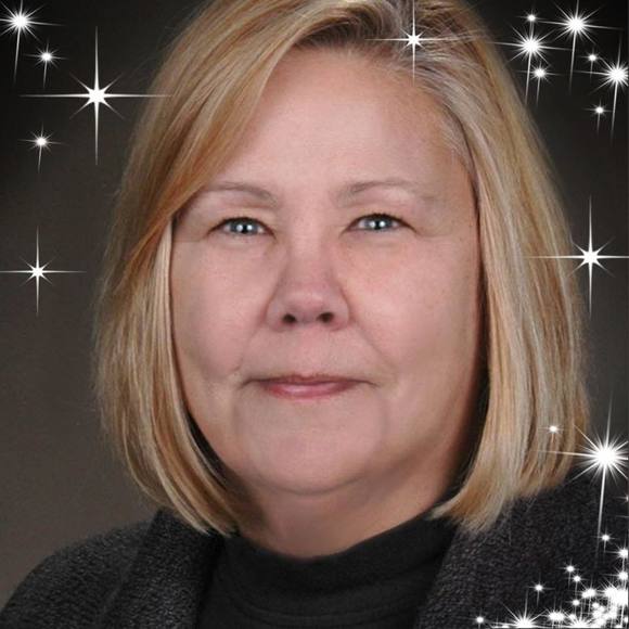 Profile Picture of Loreen Trent (@loreentrent) on Poshmark