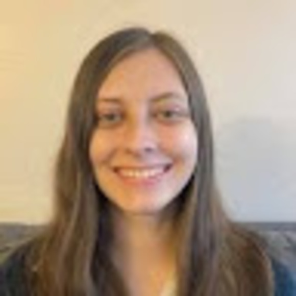 Profile Picture of Maddie Pfirrman (@maddiekp_) on Poshmark