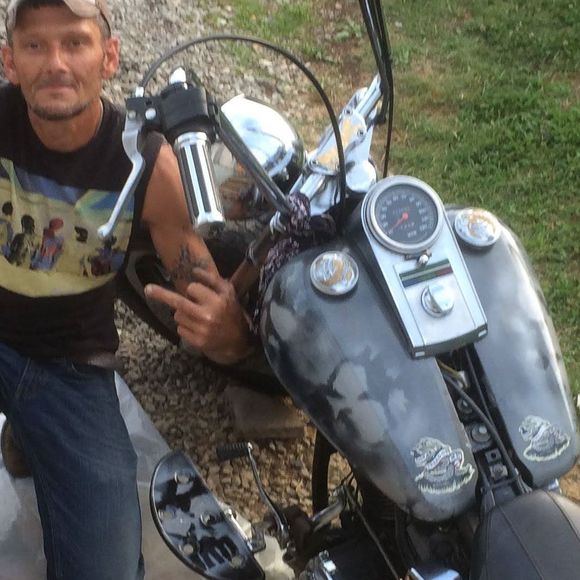 Profile Picture of Edward Weems (@edwardweems43) on Poshmark