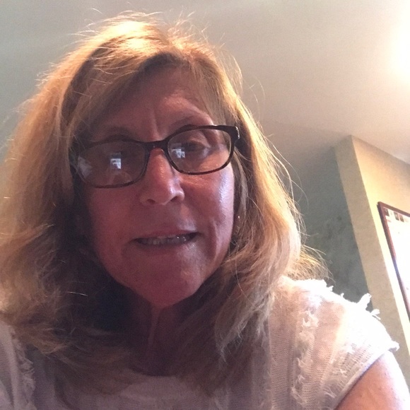 Profile Picture of Mona Robustelli (@forman2) on Poshmark