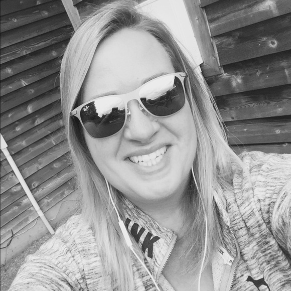 Profile Picture of Karmella Exelby (@karmiej) on Poshmark